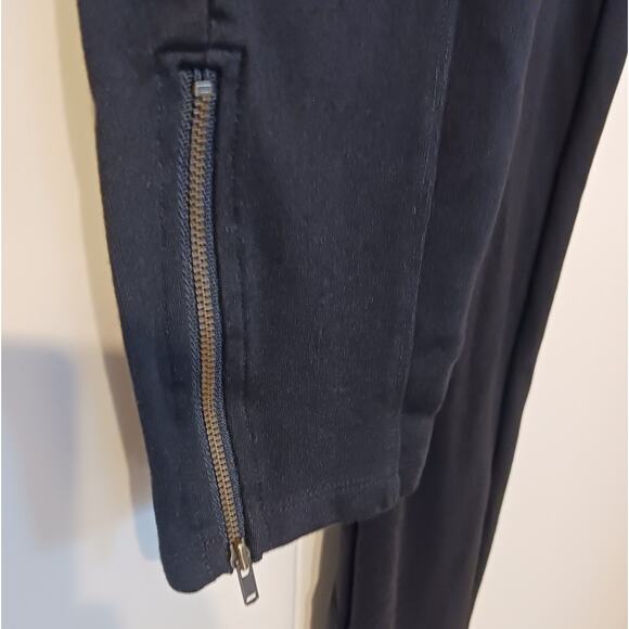 Cabi black knit ankle zip pull on pants. Size Medium - Picture 4 of 7